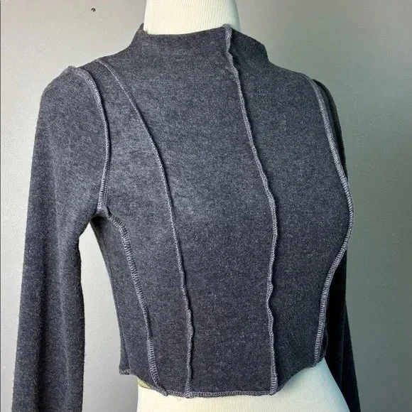 LE LIS Small Archer Two Tone Long Sleeve Crop Top Exposed Seams High Neck Fitted - Picture 3 of 8